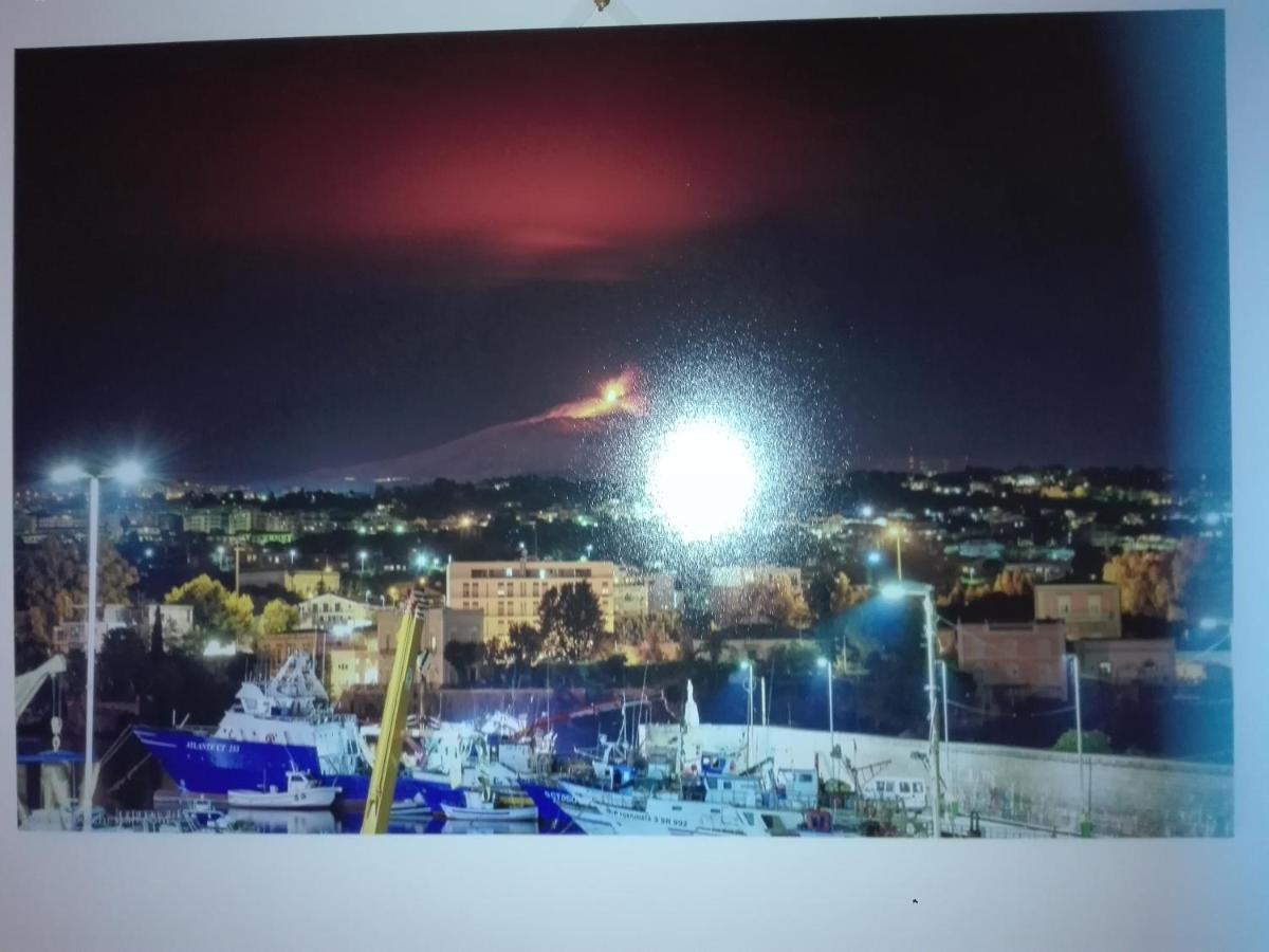 3Acasavacanza Aeroporto di Catania Fontana Rossa Esterno foto