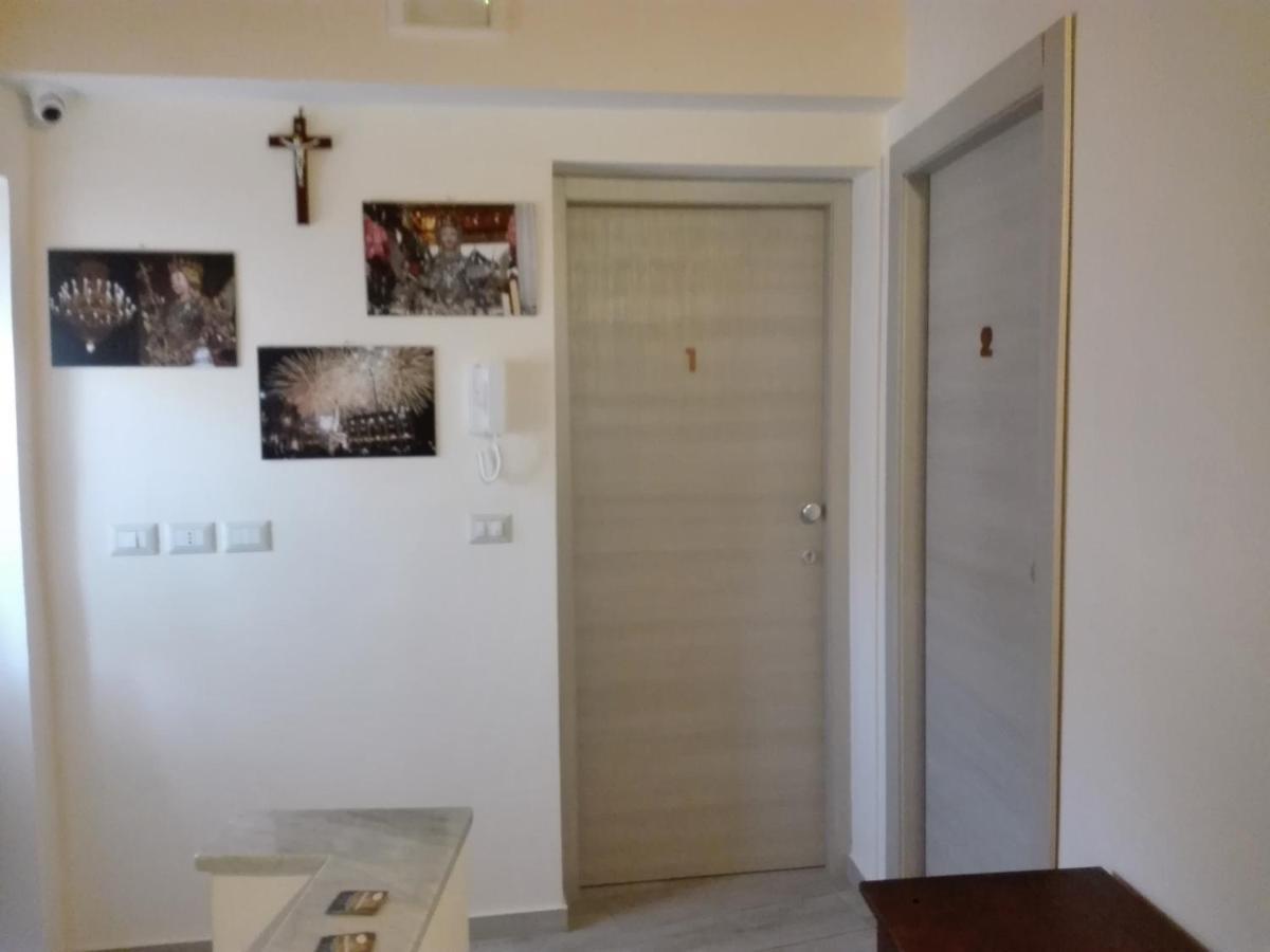 3Acasavacanza Aeroporto di Catania Fontana Rossa Esterno foto